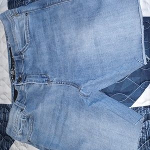 Woman's denim shorts,by Lincoln outfitters casual blue jean design,